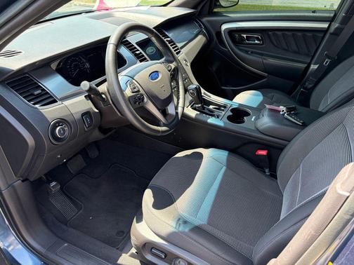 Blue Metallic 2018 Ford Taurus SEL
