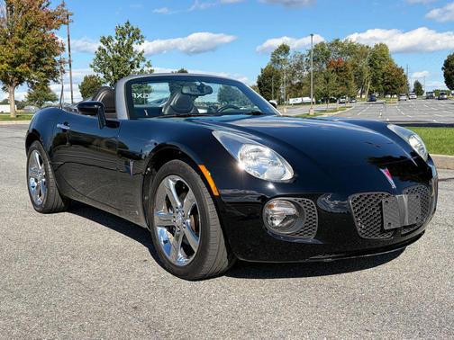 Mysterious (Black) 2007 Pontiac Solstice GXP