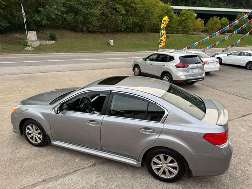 2011 Subaru Legacy Premium
