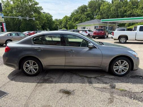 2010 INFINITI G37x Base