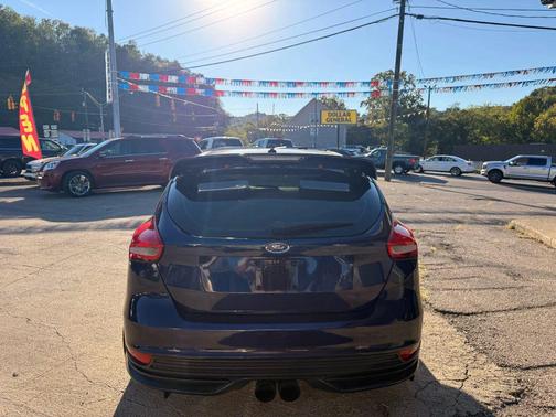 2017 Ford Focus ST 