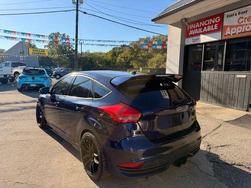 2017 Ford Focus ST 