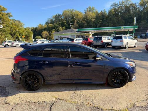 2017 Ford Focus ST 