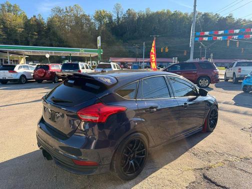 2017 Ford Focus ST 