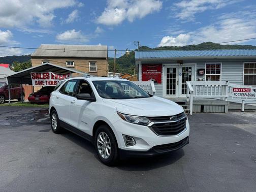 White 2019 Chevrolet Equinox LS