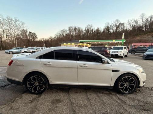 2015 Ford Taurus SHO