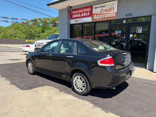 Ebony 2011 Ford Focus SE