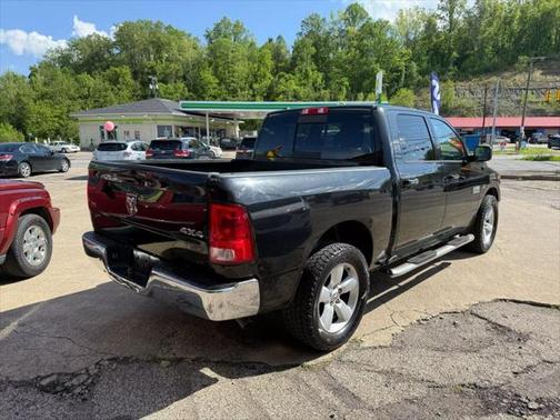 2017 RAM 1500 SLT