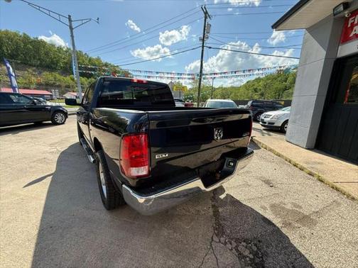 2017 RAM 1500 SLT