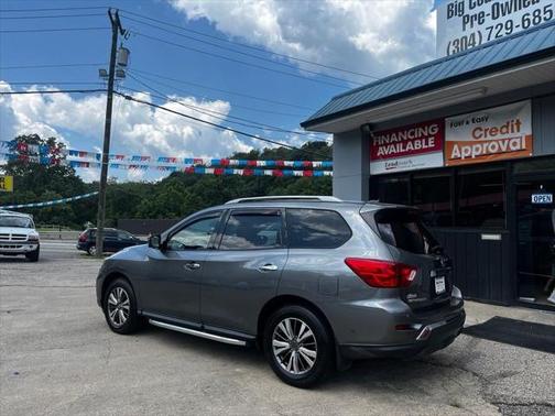 2018 Nissan Pathfinder SL