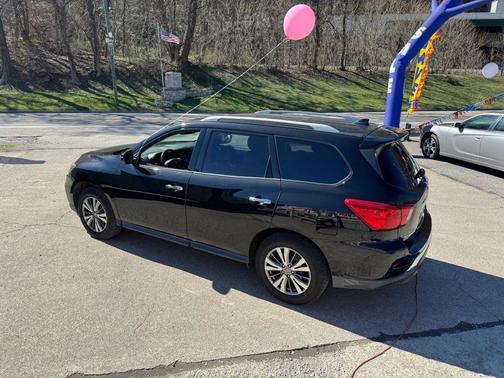 2019 Nissan Pathfinder SV