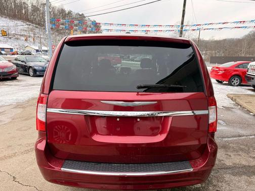 2015 Chrysler Town & Country Touring-L