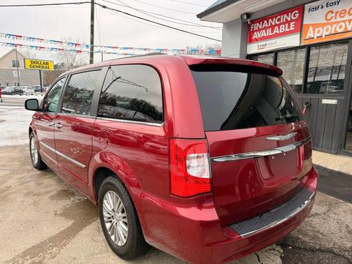 2015 Chrysler Town & Country Touring-L