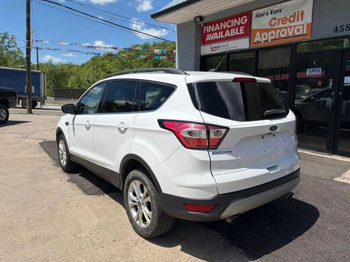 White 2018 Ford Escape SE