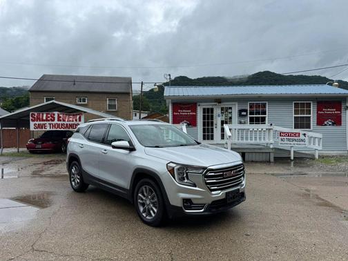 Quicksilver Metallic 2022 GMC Terrain SLT