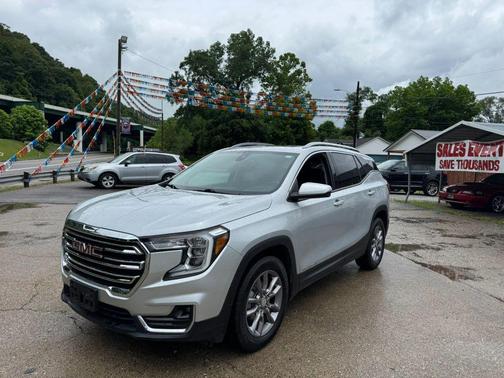 Quicksilver Metallic 2022 GMC Terrain SLT