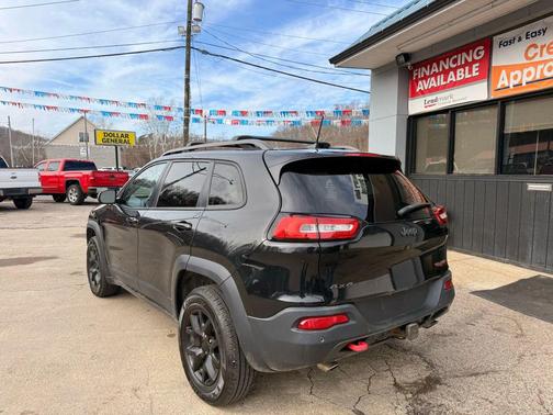2016 Jeep Cherokee Sport