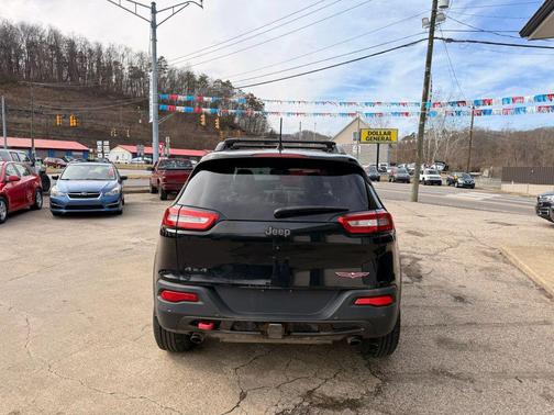 2016 Jeep Cherokee Sport