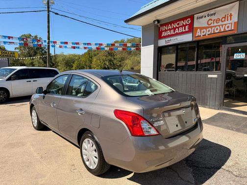 2012 Nissan Versa 1.6 S
