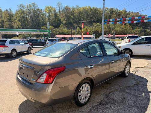 2012 Nissan Versa 1.6 S