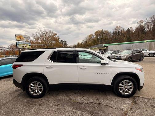2020 Chevrolet Traverse LT Cloth
