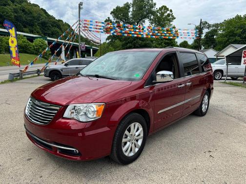 Deep Cherry Red Crystal Pearlcoat 2016 Chrysler Town & Country Limited Platinum