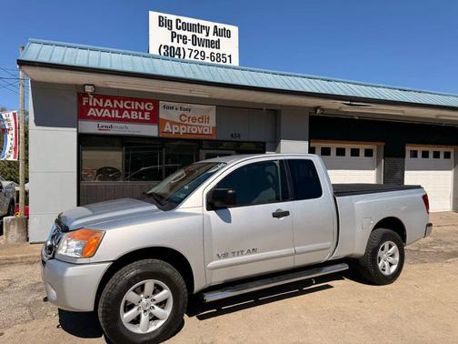 2011 Nissan Titan SV