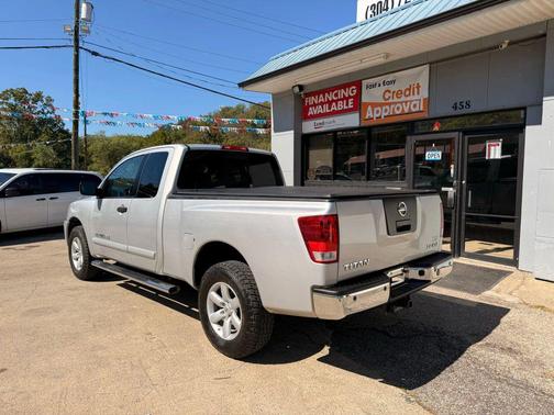 2011 Nissan Titan SV