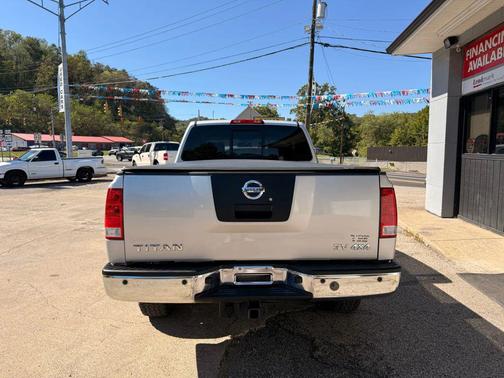 2011 Nissan Titan SV