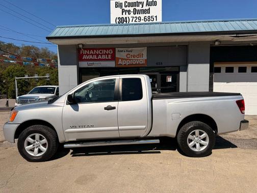 2011 Nissan Titan SV