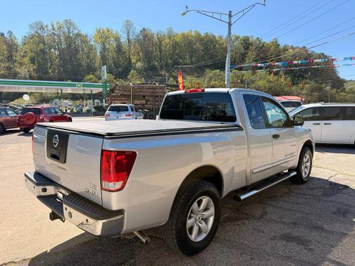 2011 Nissan Titan SV