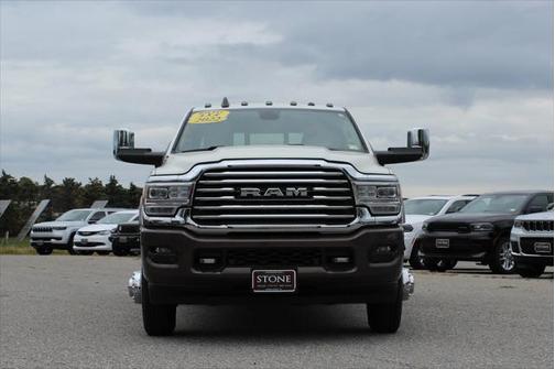 2022 RAM 3500 Limited Longhorn Crew Cab 4x4 8 Box