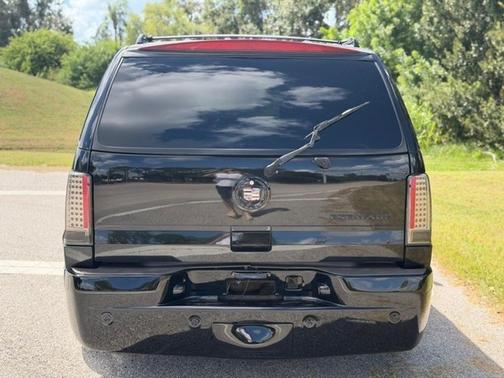 2002 Cadillac Escalade Base