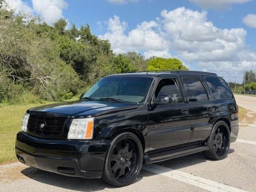 2002 Cadillac Escalade Base