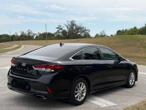 2018 Hyundai SONATA SE