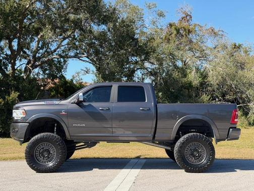 2021 RAM 2500 Laramie Crew Cab 4x4 6'4' Box