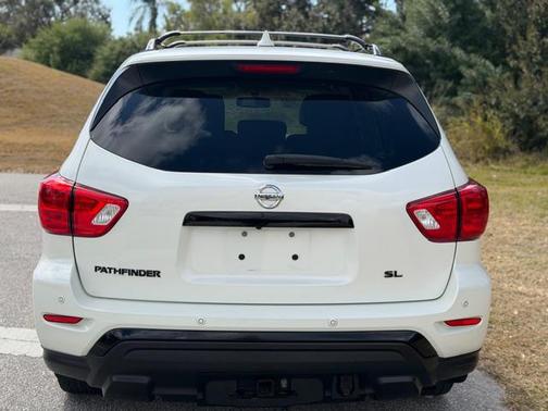 2019 Nissan Pathfinder SL