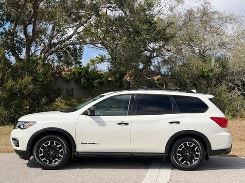 2019 Nissan Pathfinder SL