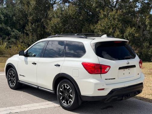 2019 Nissan Pathfinder SL