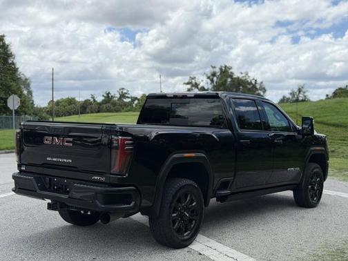 Onyx Black 2023 GMC Sierra 2500 AT4