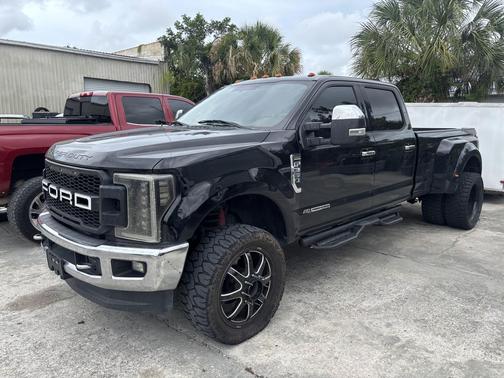 Shadow Black 2017 Ford F-350 Lariat