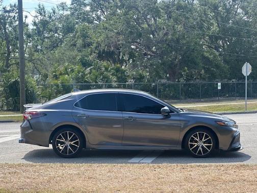 2022 Toyota Camry LE