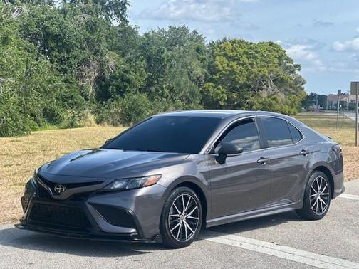 2022 Toyota Camry LE