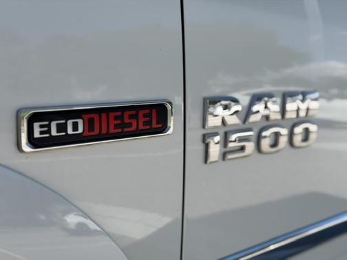 Pearl White 2017 RAM 1500 Laramie