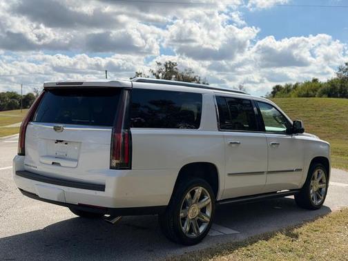 2019 Cadillac Escalade ESV Premium Luxury