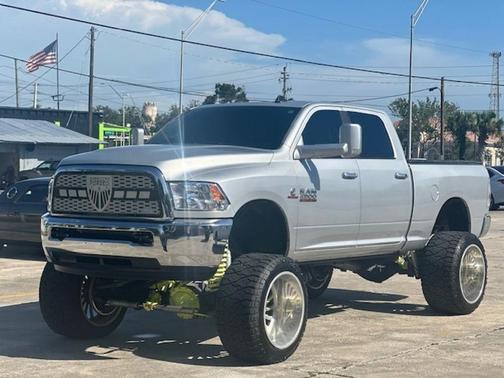 2017 RAM 2500 SLT Crew Cab 4x4 6'4' Box