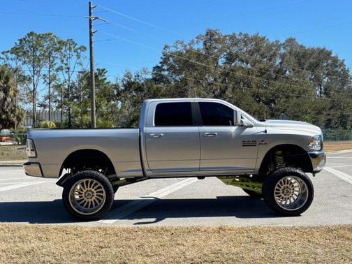 2017 RAM 2500 SLT Crew Cab 4x4 6'4' Box