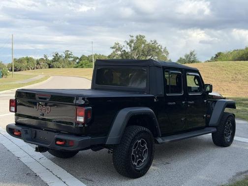 Black Clearcoat 2023 Jeep Gladiator Mojave 4x4