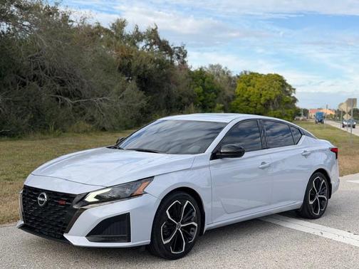2023 Nissan Altima SR FWD