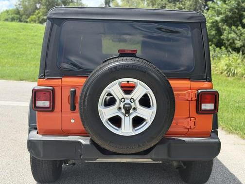 Punkn Metallic Clearcoat 2018 Jeep Wrangler Unlimited Sport